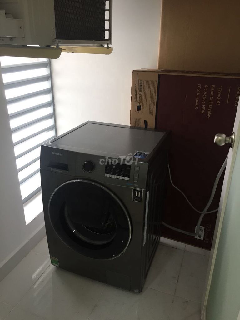 Rent a penthouse oriental plaza 685 Âu Cơ - 75 M2 (two toilets)