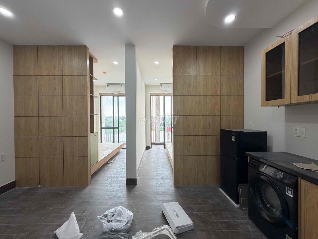 Rent the apartment. Two bedrooms. View the Gò Vấp River. Nine million.