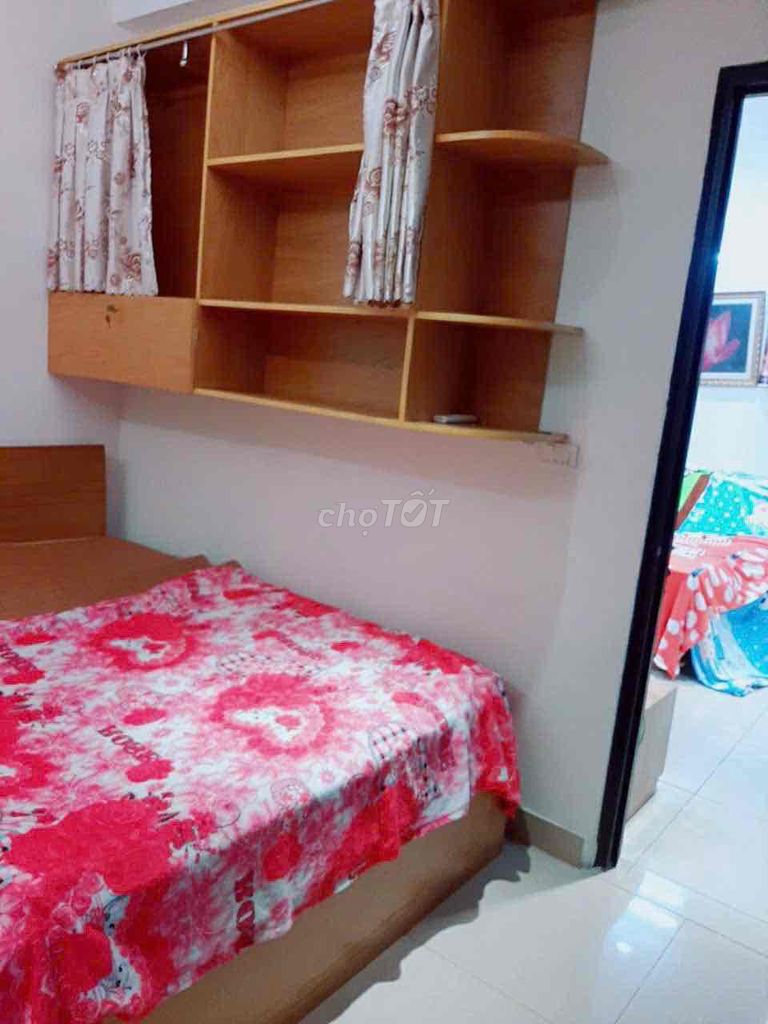 Rent a three-size bedroom for 8 million a month.