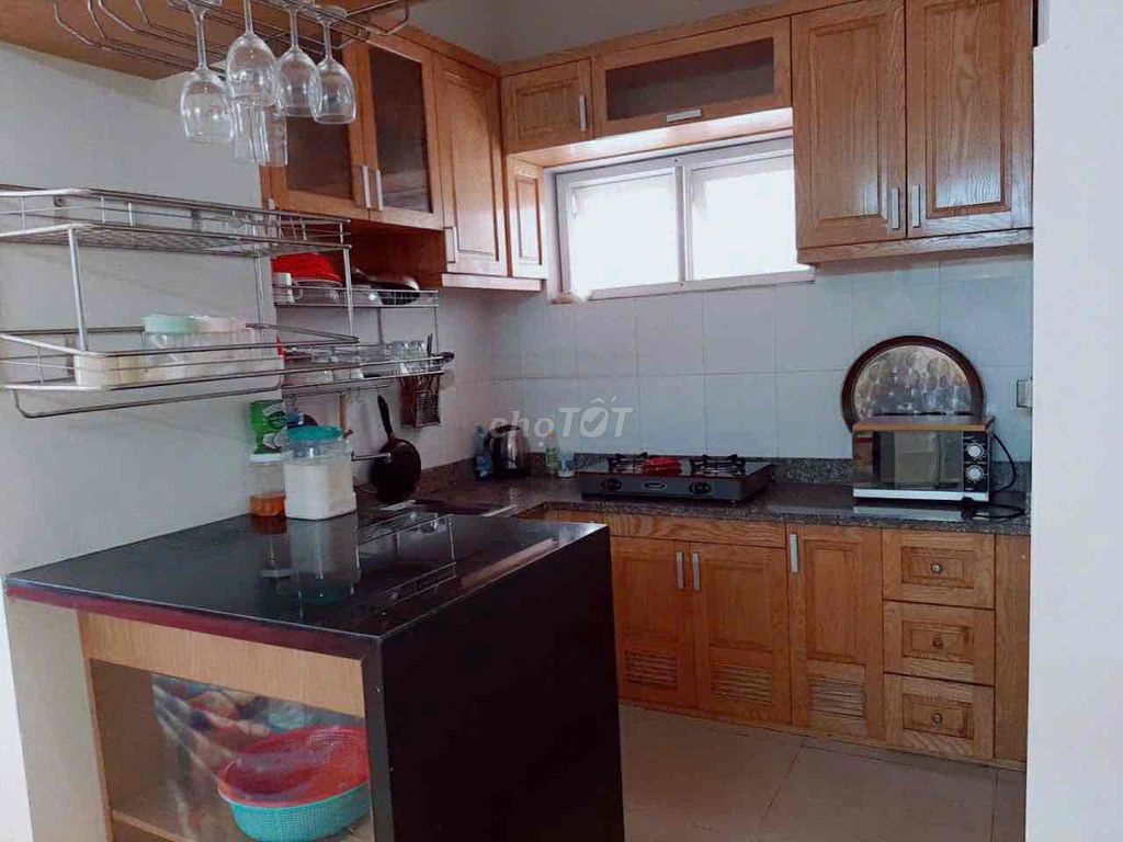 Rent a three-size bedroom for 8 million a month.