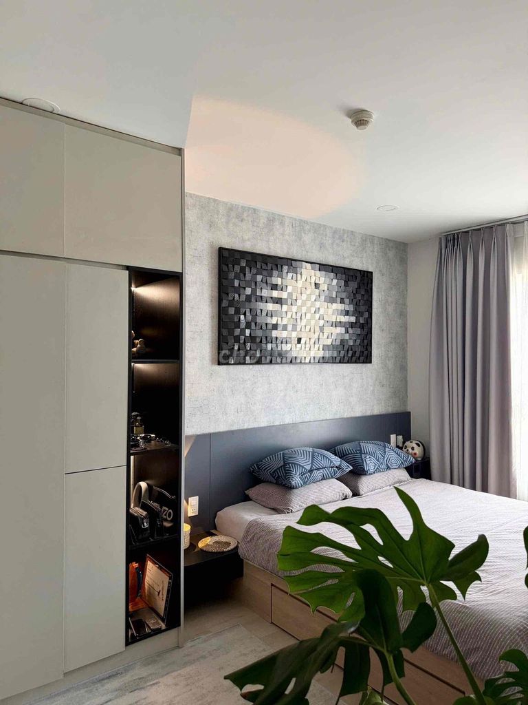Rent a Diamond river apartment full of 13 million pieces.