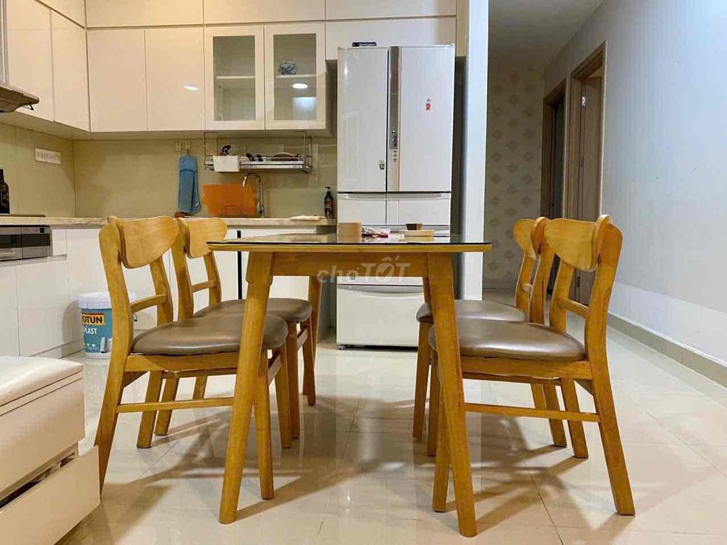 Rent Botanica Premier apartment. Three bedrooms. Two toilets. 96m2 near the park.