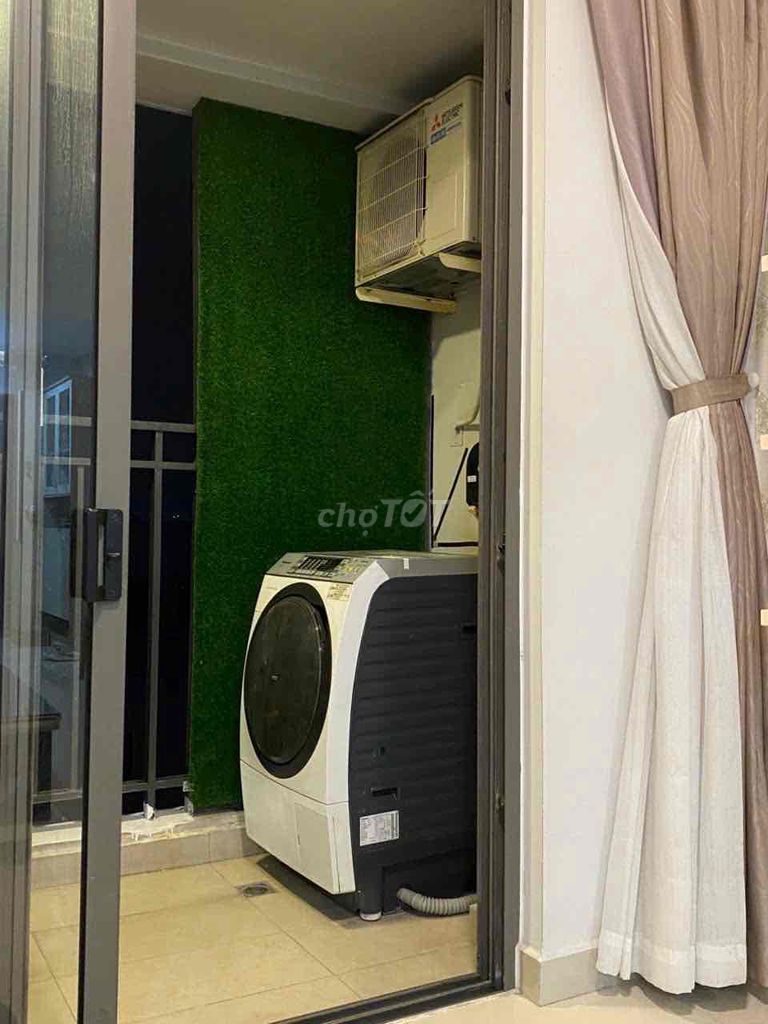 Rent Botanica Premier apartment. Three bedrooms. Two toilets. 96m2 near the park.