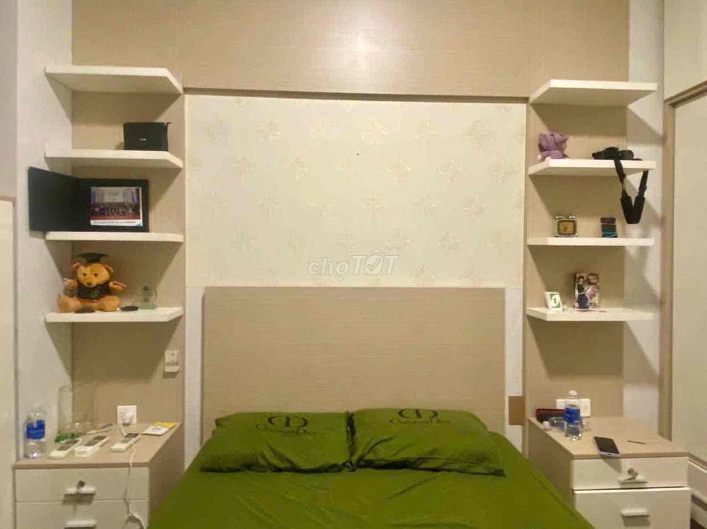 Rent Botanica Premier apartment. Three bedrooms. Two toilets. 96m2 near the park.