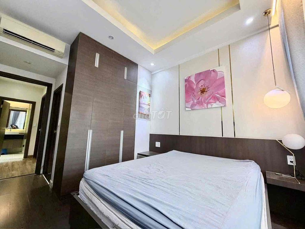 Rent The Botanica two bedrooms. Two full interior toilets right near the medical airport.