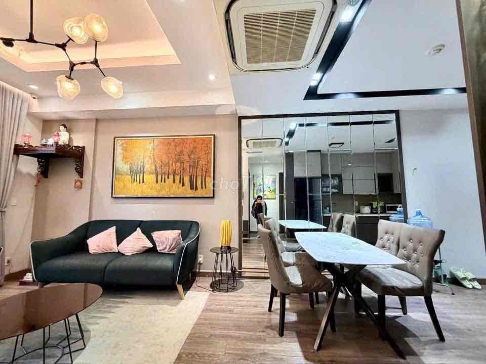 Rent The Botanica two bedrooms. Two full interior toilets right near the medical airport.