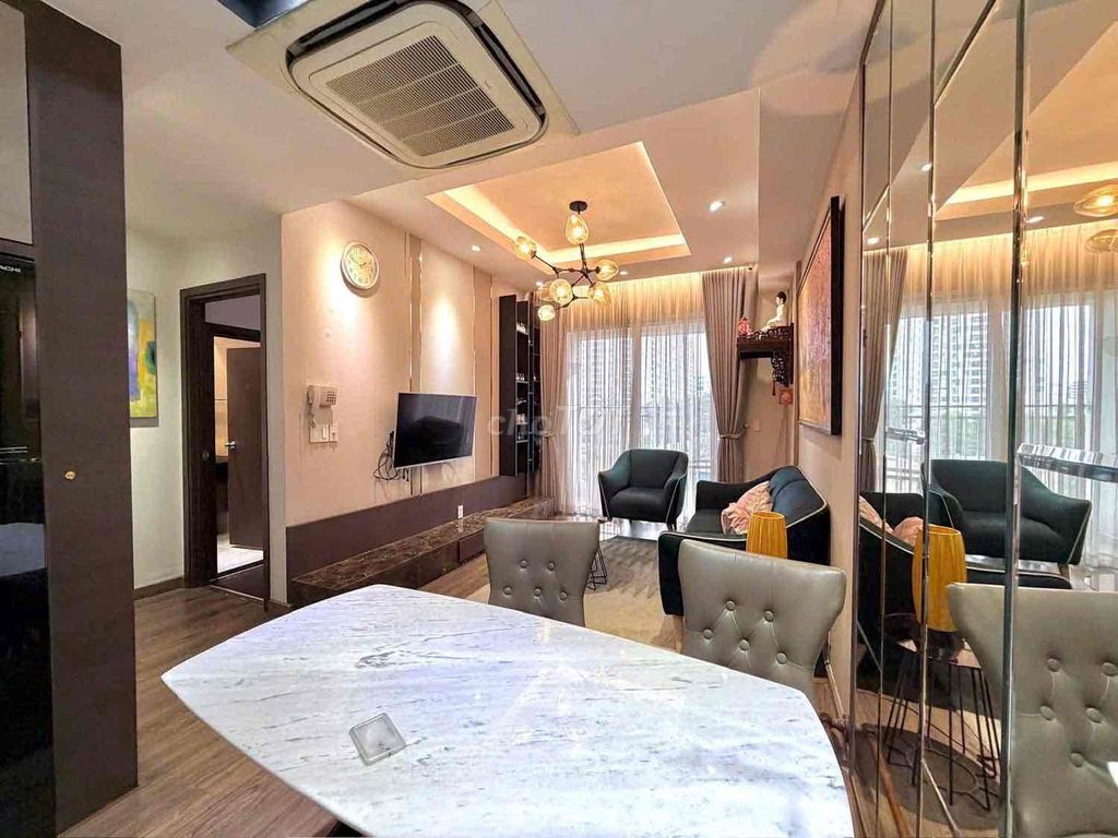 Rent The Botanica two bedrooms. Two full interior toilets right near the medical airport.
