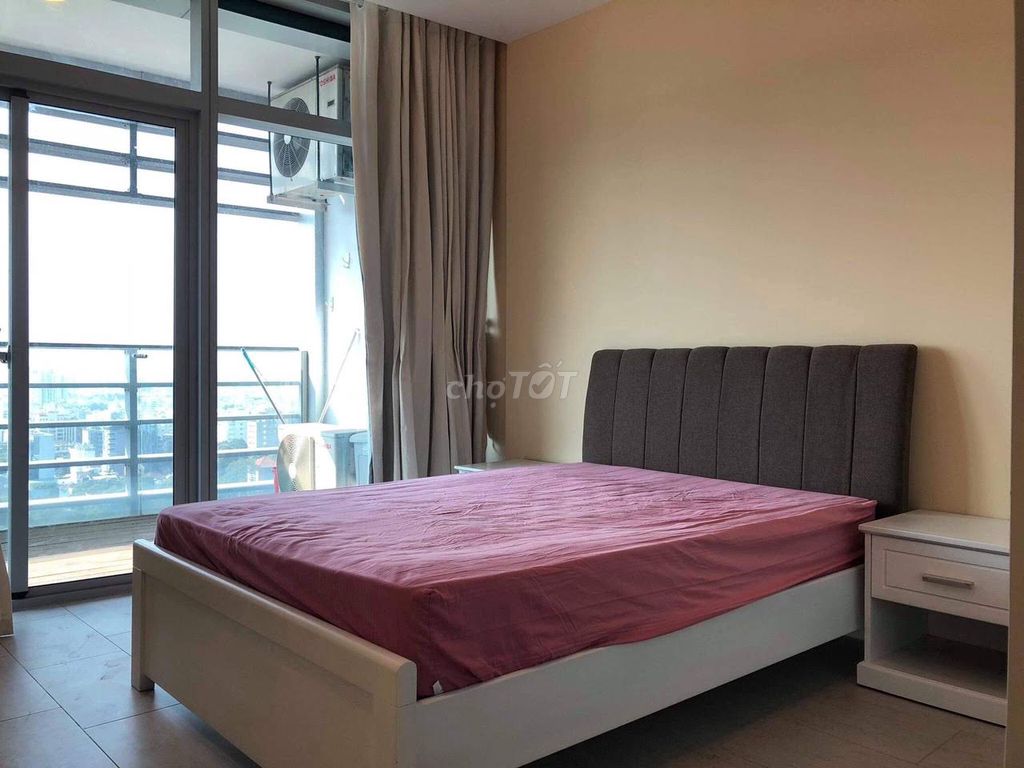 Rent the county apartment, big area, central day.