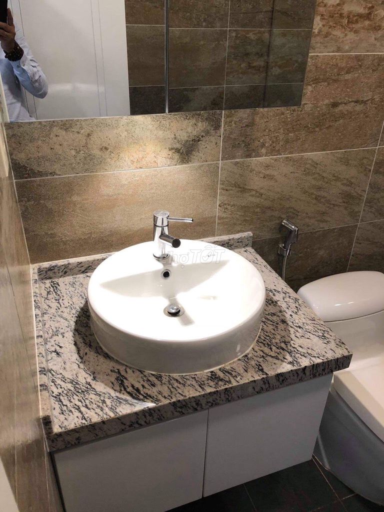 Rent the county apartment, big area, central day.