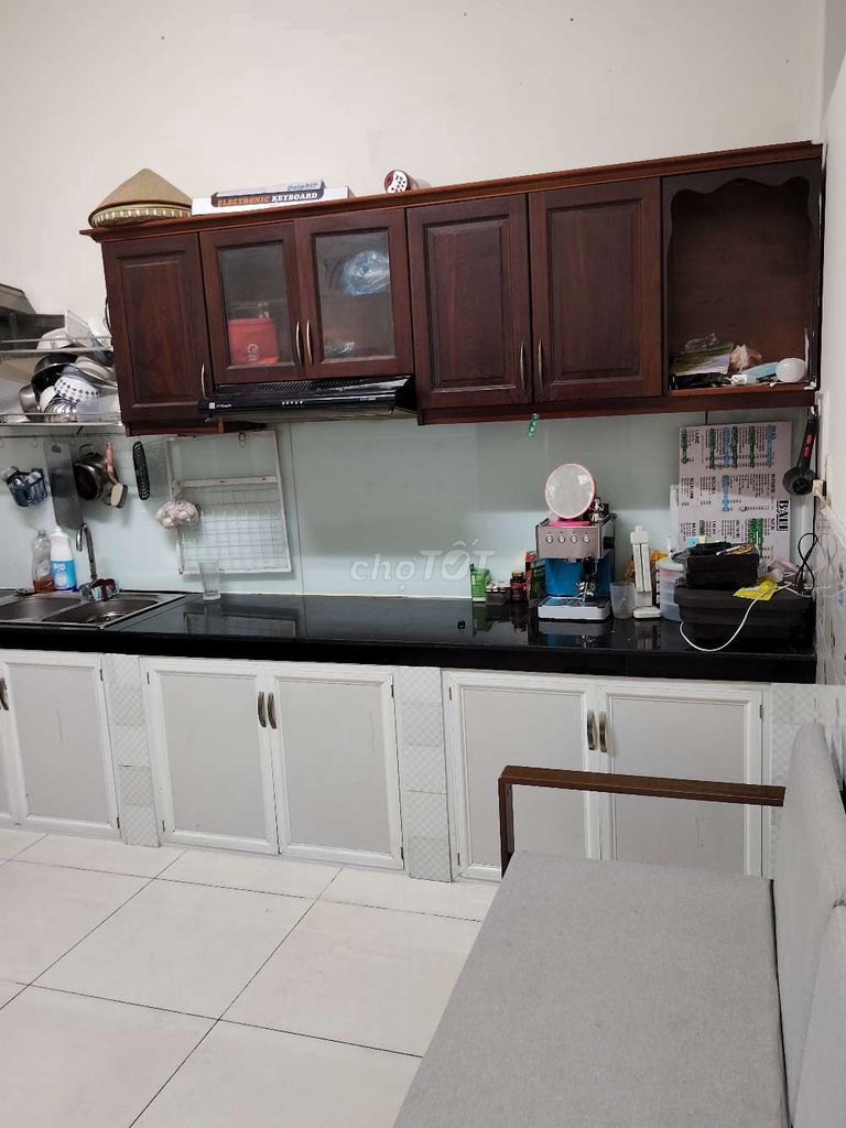 Room 19 meters, kitchen shelves, refrigerators, now Freedom, 2 million and 5