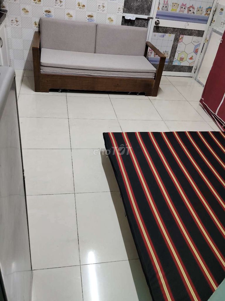 Room 19 meters, kitchen shelves, refrigerators, now Freedom, 2 million and 5
