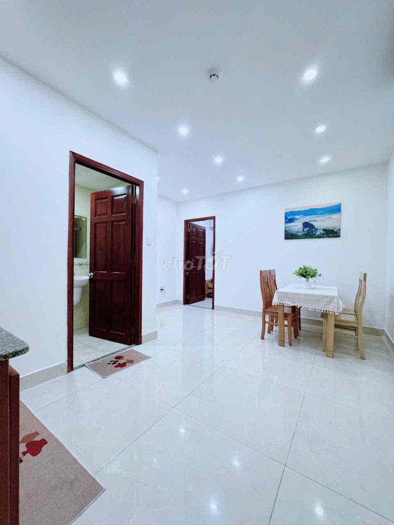 studio, 1 Bạch Đằng bedroom near the airport.