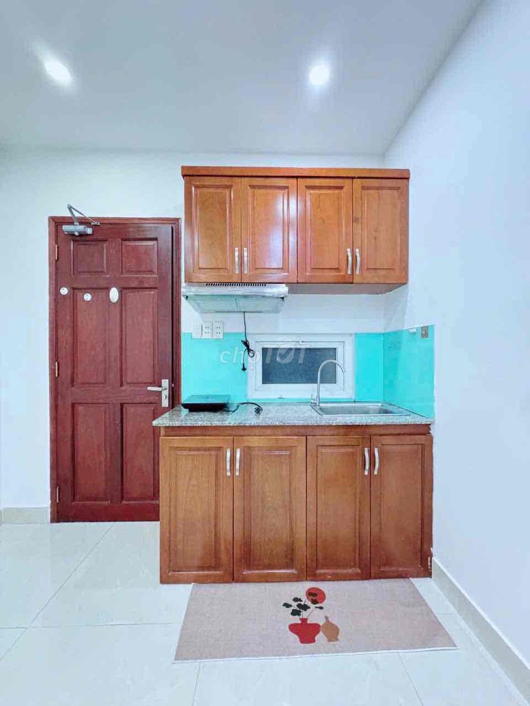studio, 1 Bạch Đằng bedroom near the airport.