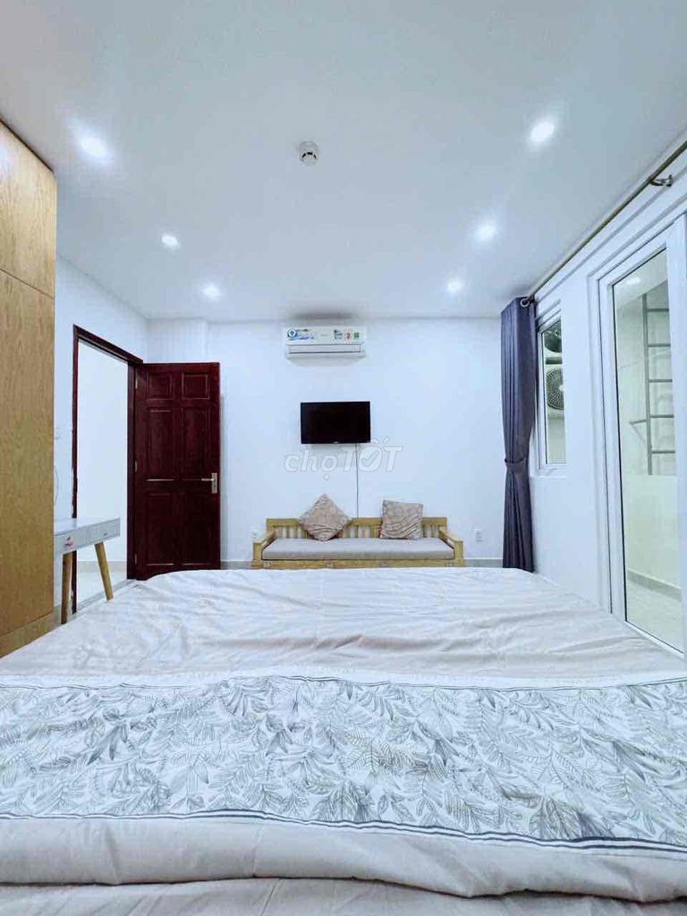studio, 1 Bạch Đằng bedroom near the airport.