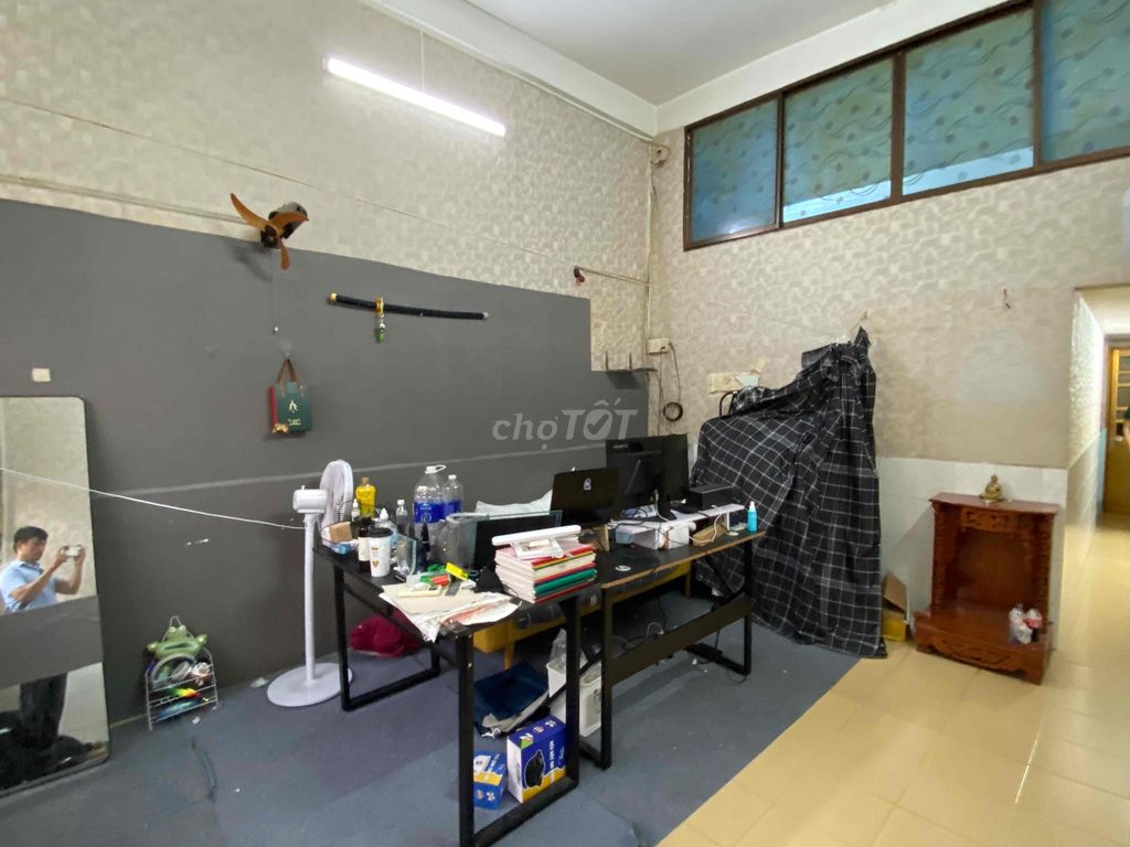 House 1-1-30 A Phùng Hưng. Two bedrooms. A two-cycilic bathroom.