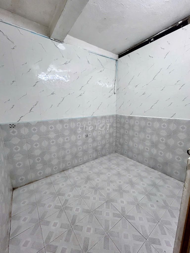 You, a bedroom in the market. You, on the first floor, move.