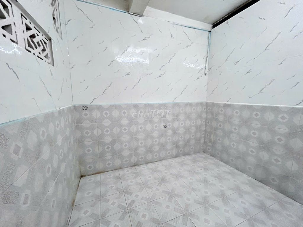 You, a bedroom in the market. You, on the first floor, move.