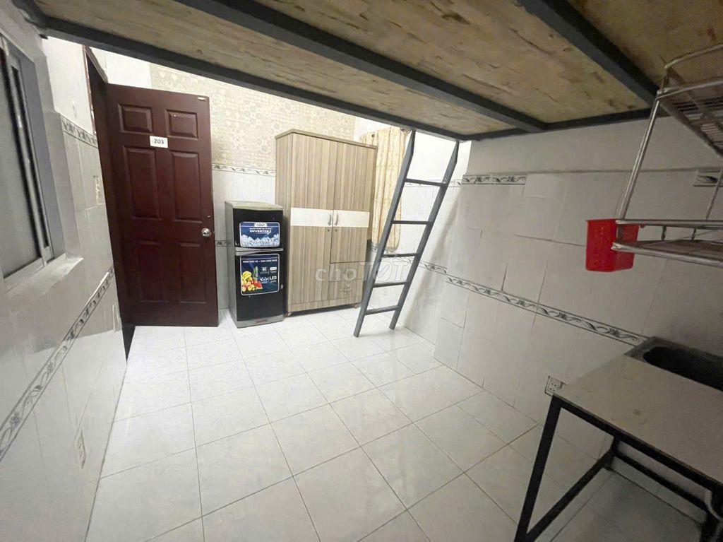 Super pretty near the market -- 25 M2 - full interior - free car