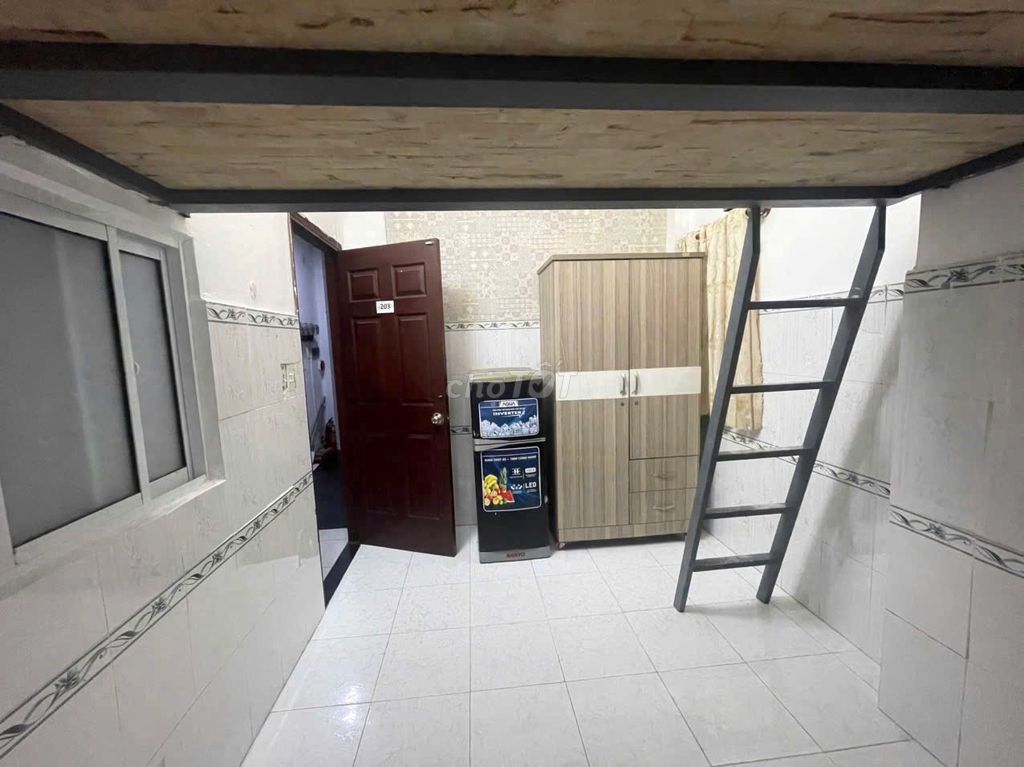 Super pretty near the market -- 25 M2 - full interior - free car