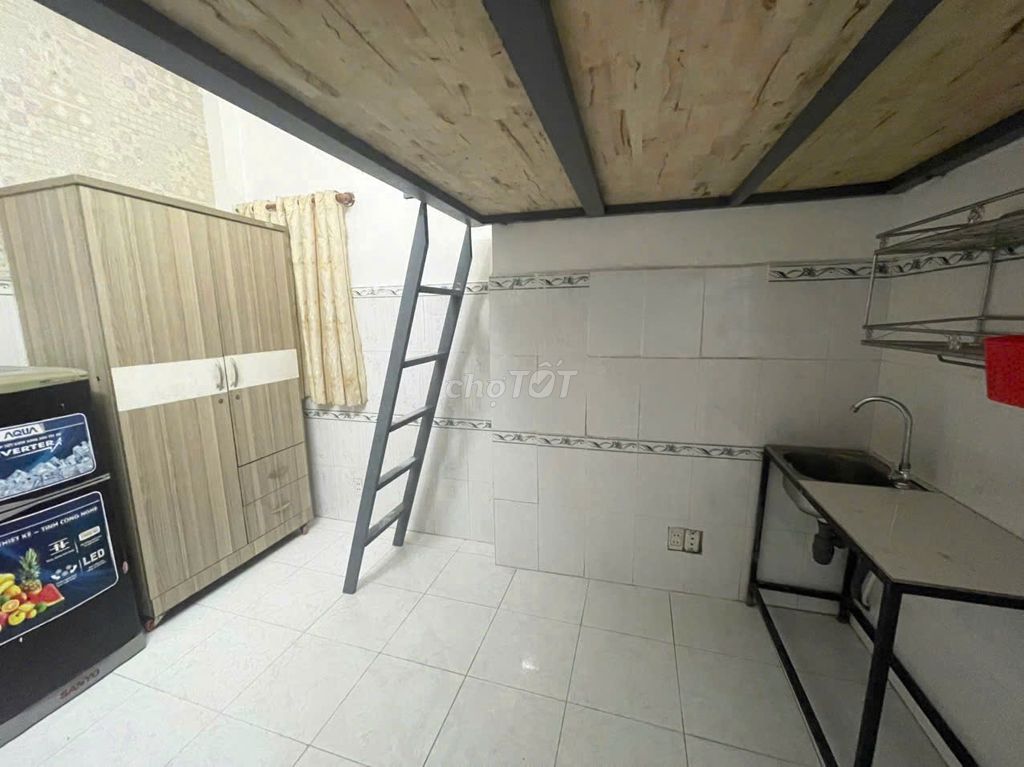 Super pretty near the market -- 25 M2 - full interior - free car