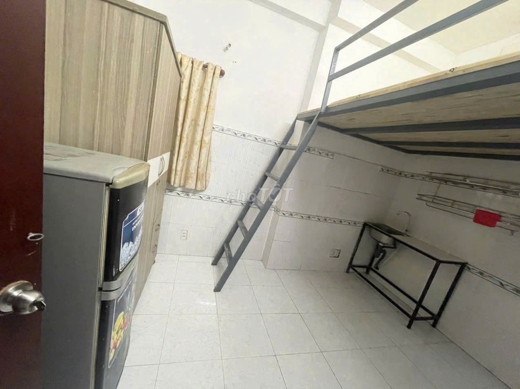 Super pretty near the market -- 25 M2 - full interior - free car
