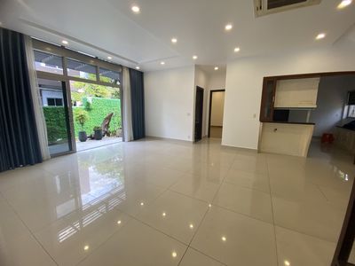 Rent a single house, 500 m.2 Riviera Cove garden yard. 9th District.