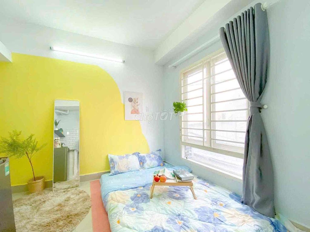 The skylight studio is big, mini-house elevator shelter protection for the reception