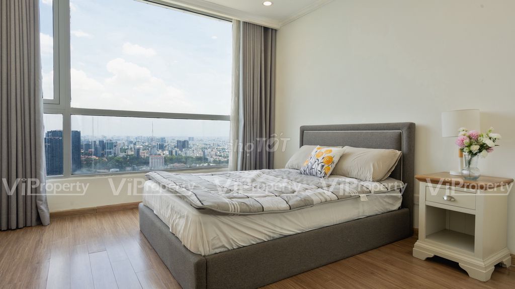 Three bedrooms full of furniture, 29 million, top fireworks.