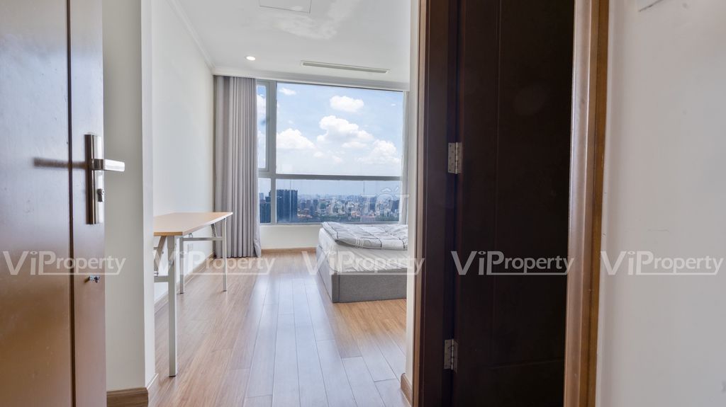 Three bedrooms full of furniture, 29 million, top fireworks.