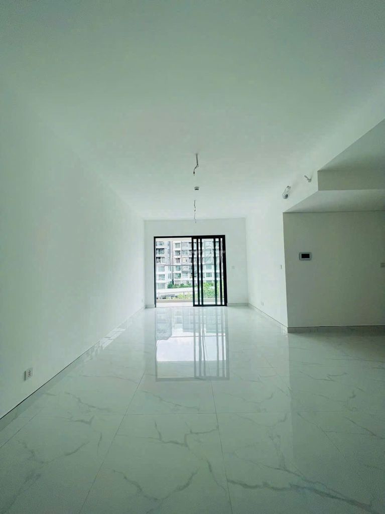 Alanata Celadon City 06 117 M2 – 3 bedrooms - only 20 million a month.