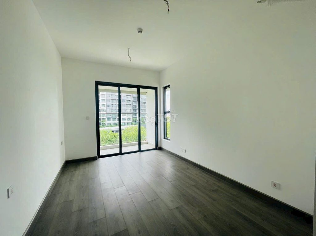 Alanata Celadon City 06 117 M2 – 3 bedrooms - only 20 million a month.
