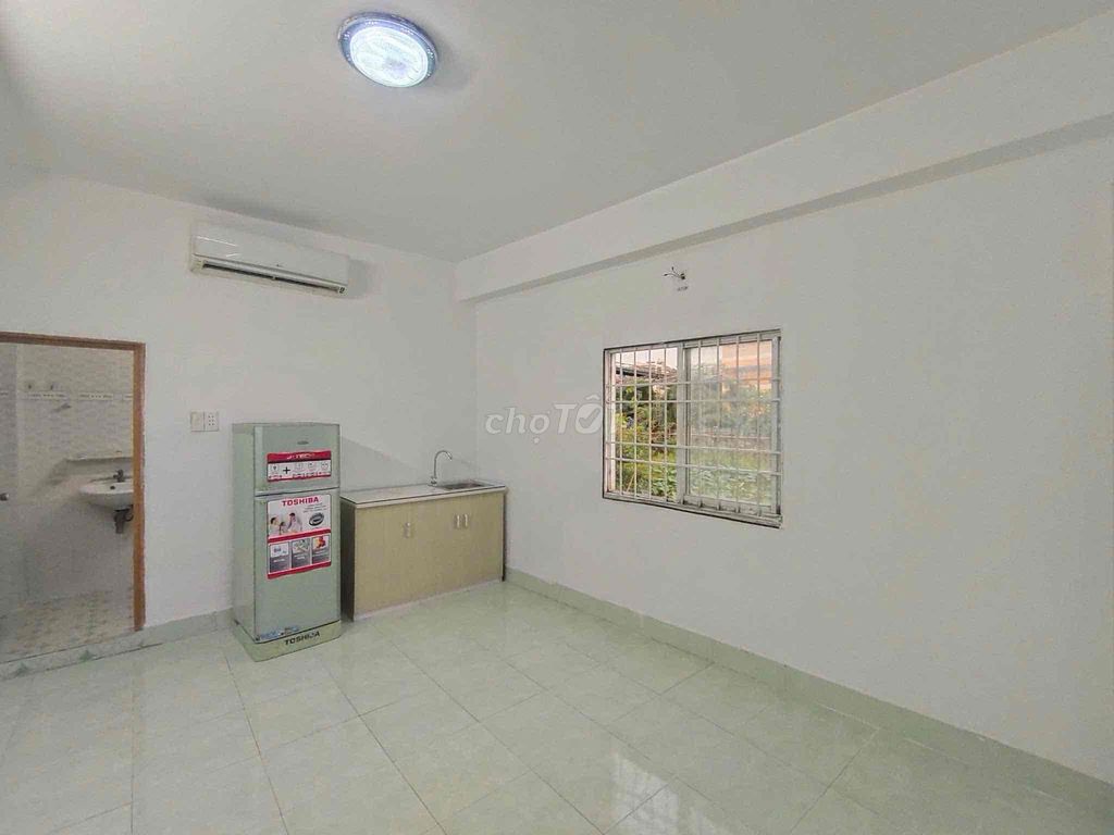 rent 3 sky windows 3 full Kinh Dương Vương interiors