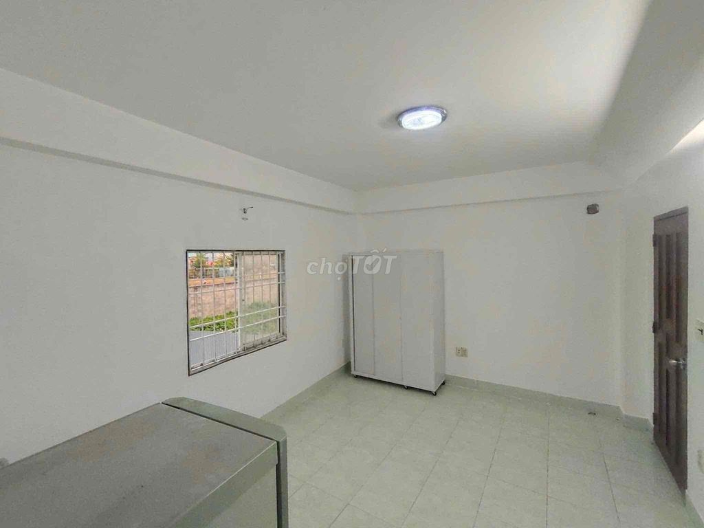 rent 3 sky windows 3 full Kinh Dương Vương interiors