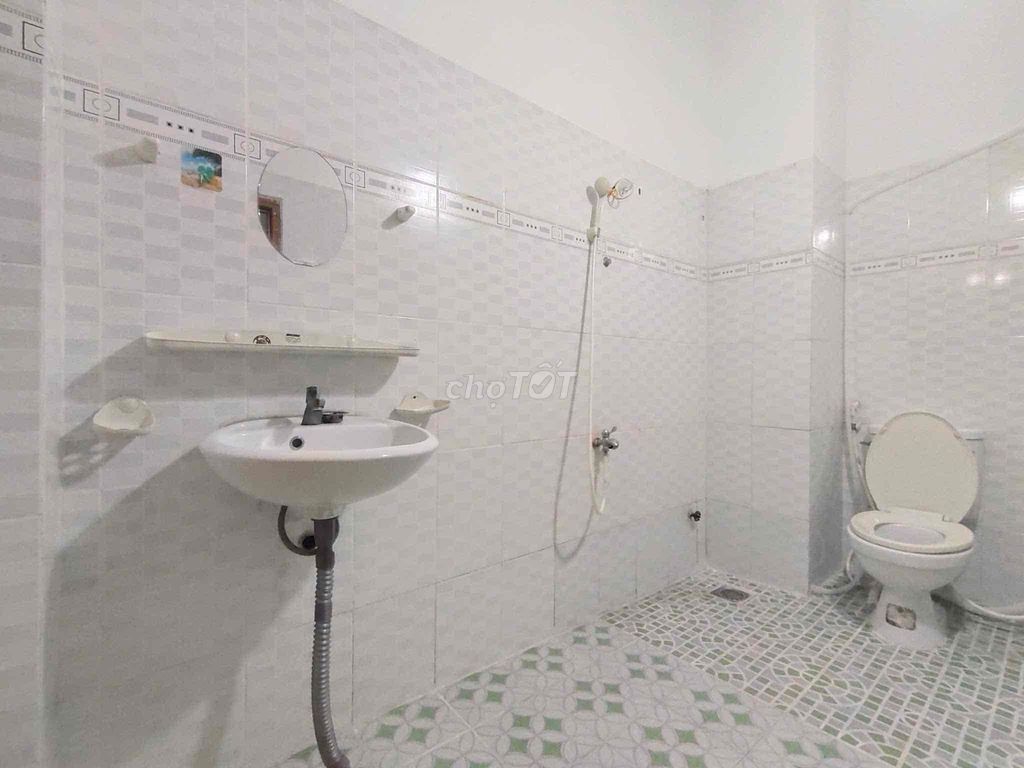 rent 3 sky windows 3 full Kinh Dương Vương interiors