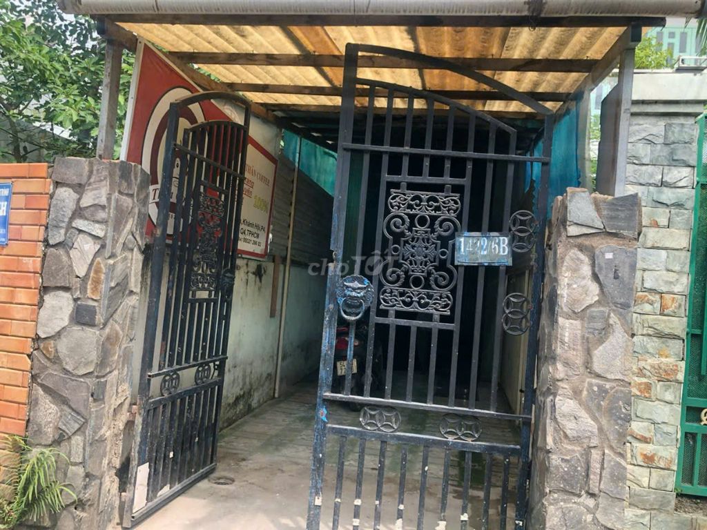 It's the owner of the Huỳnh Tấn Phát alleyhouse in District 7