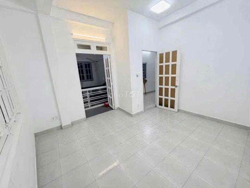 Nice house, civilian prices, 1 M 2 L 2 P. Sleep in the DJU ok is comfortable