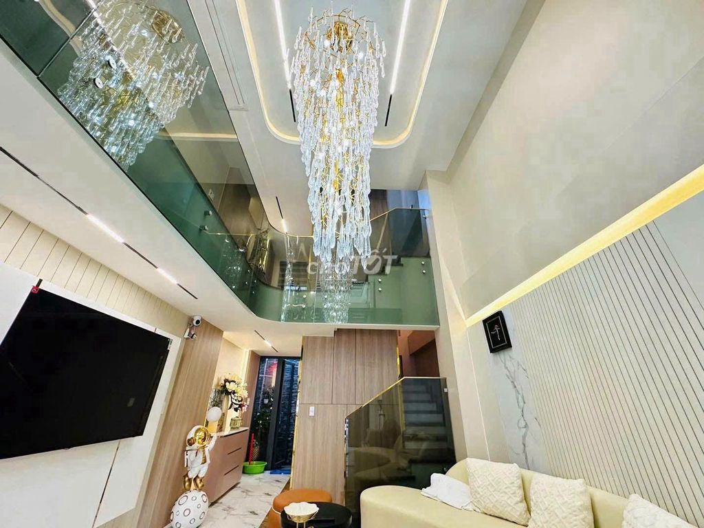 Rent Gò Vấp 4 bedrooms full of furniture 8 meters.