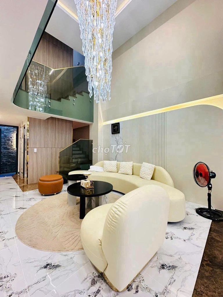 Rent Gò Vấp 4 bedrooms full of furniture 8 meters.