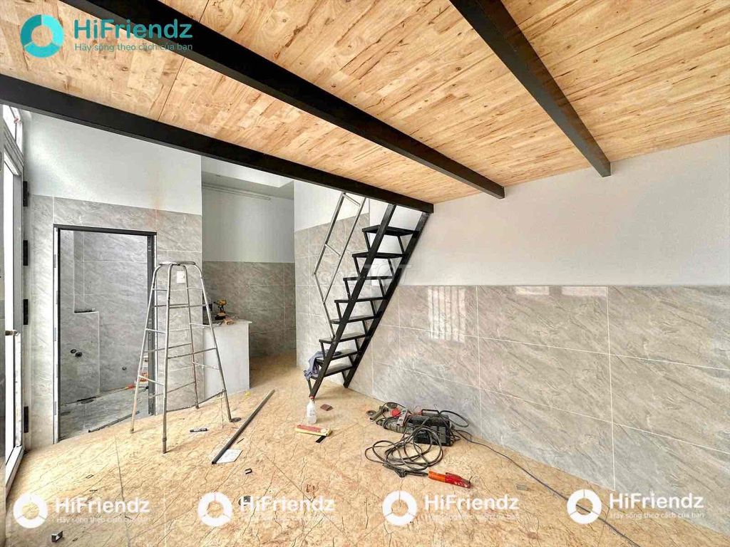 Rent a new balcony room with an air-cold machine. Car vault.