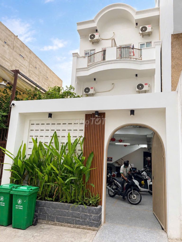 Super pretty immediately at University gtvt, outside of injuries - full interior - window - 20 M2