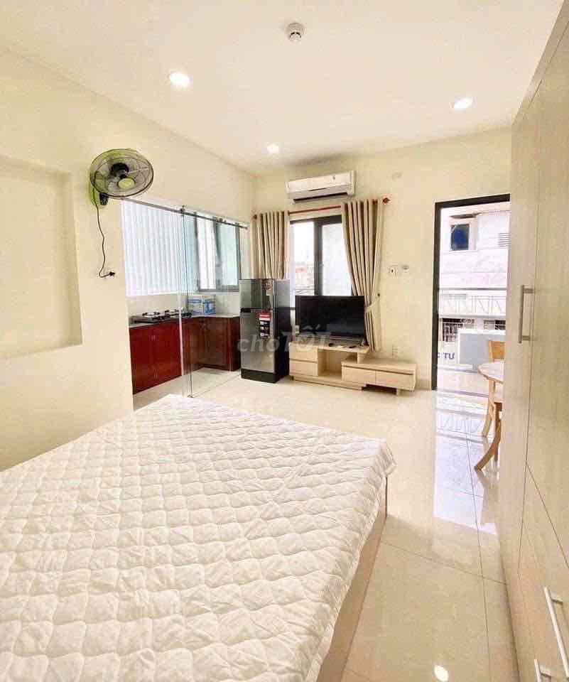 new room - elevator - sky window loud - clear - right Nguyễn Kiệm