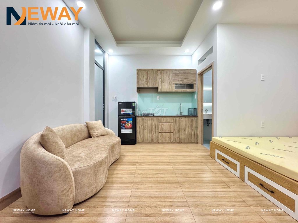 Studio House is senior. - Full Seven.