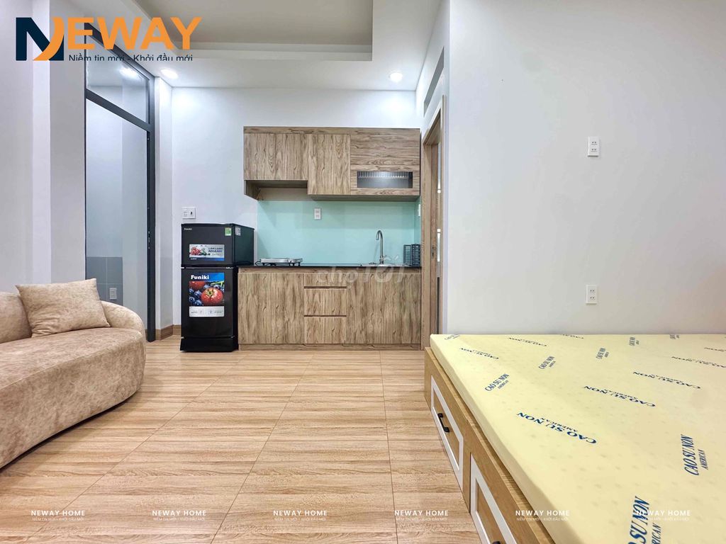 Studio House is senior. - Full Seven.