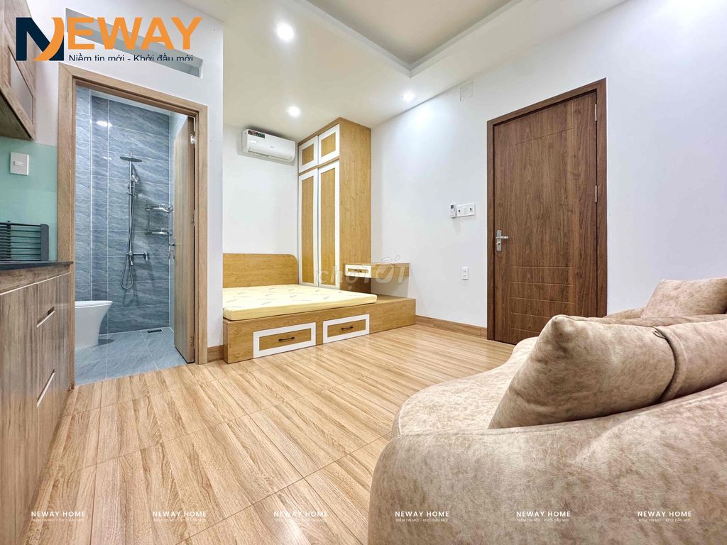 Studio House is senior. - Full Seven.