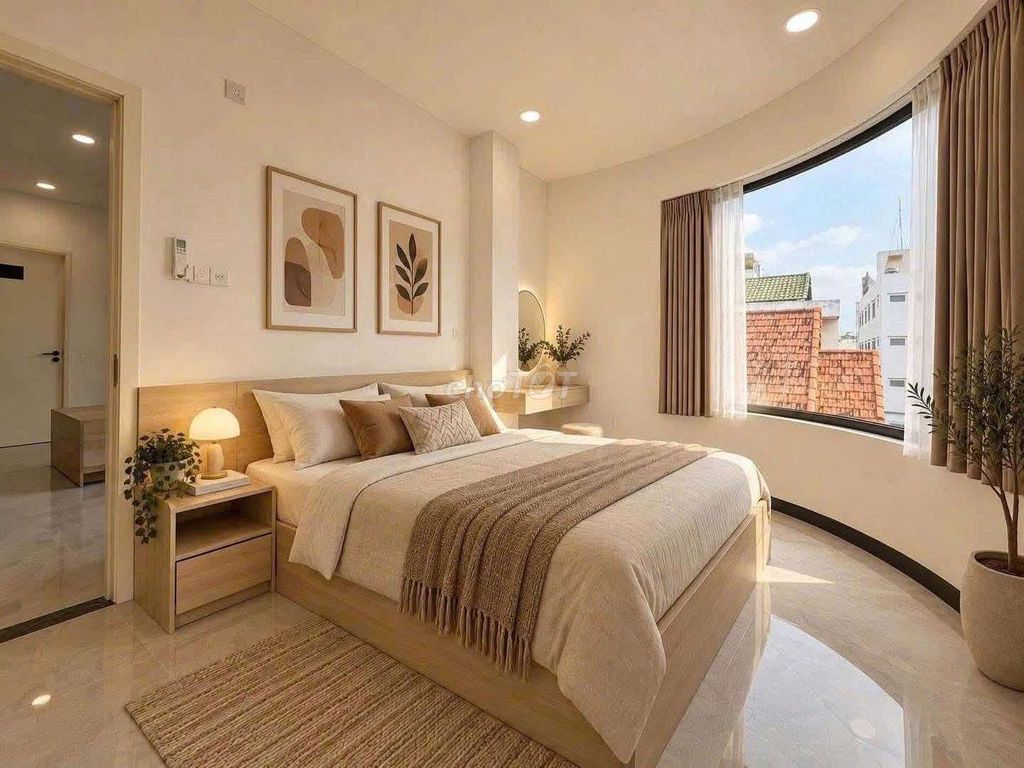 Pretty studio right in Trần Quang Khải-- 1st district.