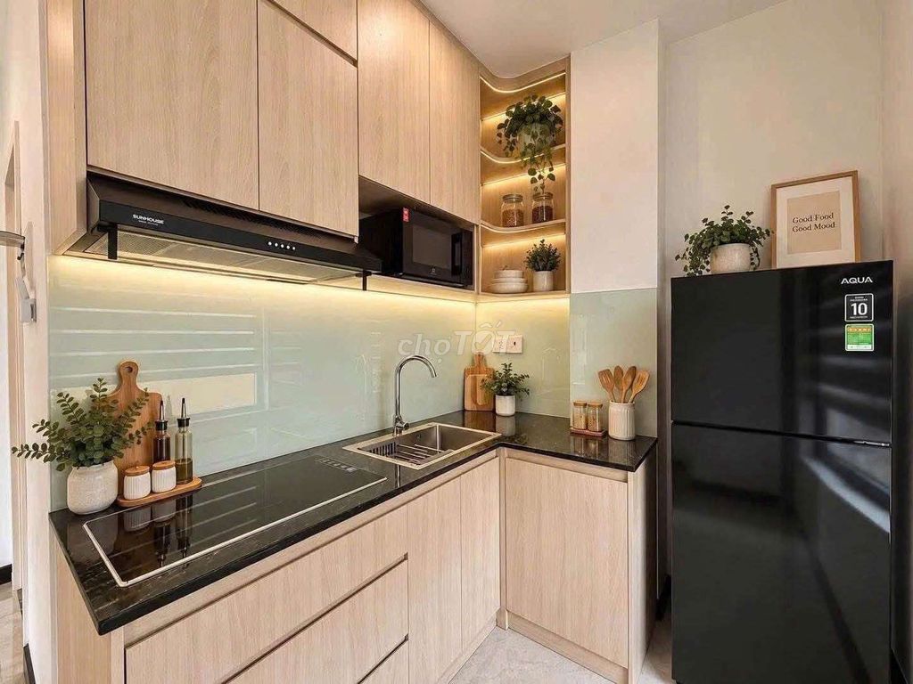 Pretty studio right in Trần Quang Khải-- 1st district.
