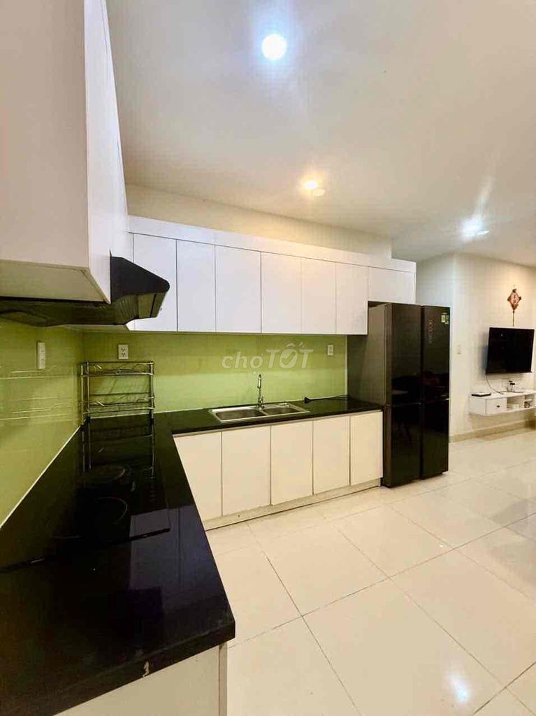 The three bedrooms Full chl's rent only 9.5 million a month.