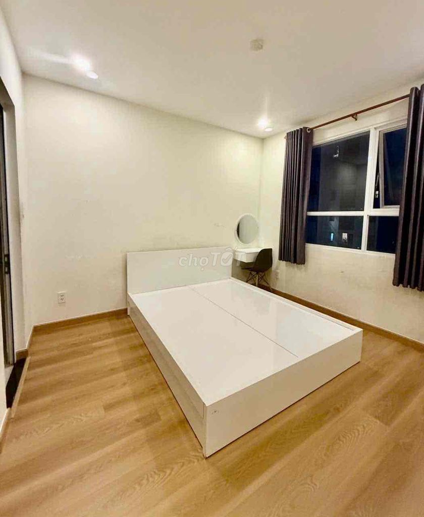 The three bedrooms Full chl's rent only 9.5 million a month.