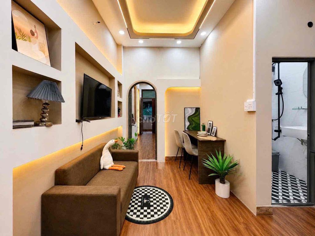 Two bedrooms. A full-house bathroom with cool bandol lying near the medicine. - Cv sphere.