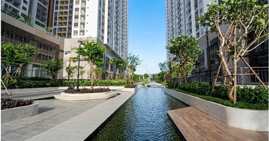 Rent the District 7 sagon riverside-- one bedroom-- one empty- 53m2.
